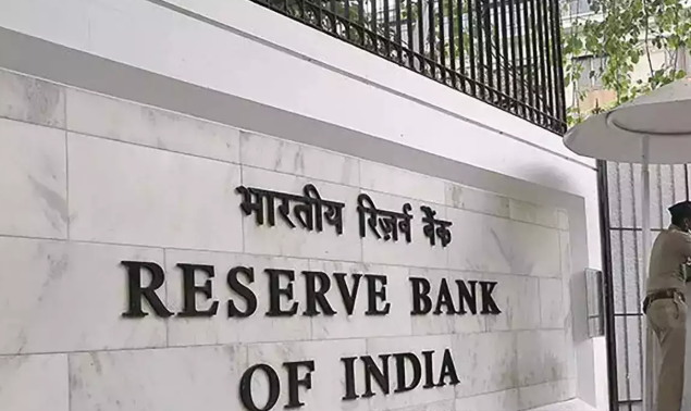RBI Tightens Consumer Lending Norms, Forces Banks & NBFCs to Increase Capital Buffers
